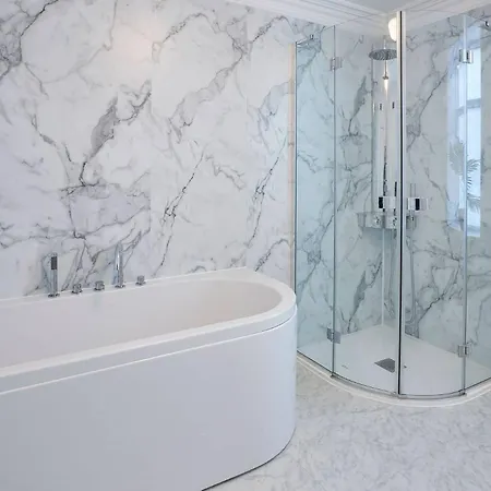 Captain's Deck Balcony Perfectlysaltburn Appartement