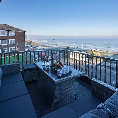 Captain's Deck Balcony Perfectlysaltburn Saltburn-by-the-Sea