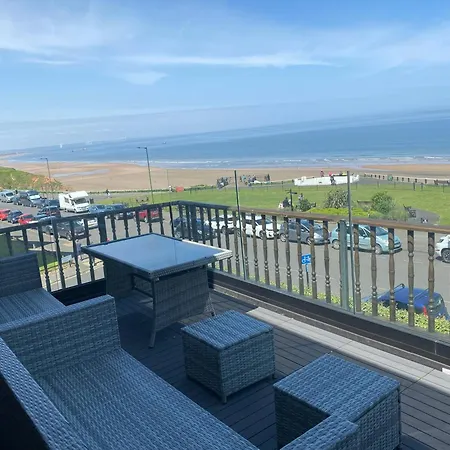 Captain's Deck Balcony Perfectlysaltburn Apartamento